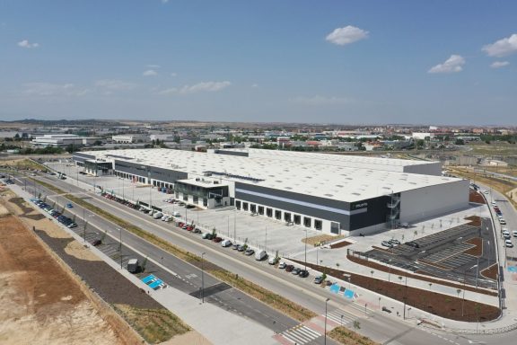 AEW + ICC. Naves A y B